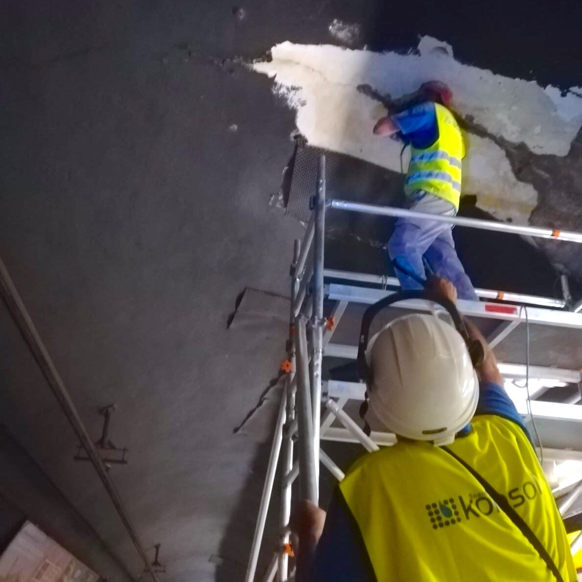 komsol tunnel beton boden decke Komsol®SEAL versiegelung dauerhaft hochwertige silikate bahn schienen sanierung ubahn vermessung