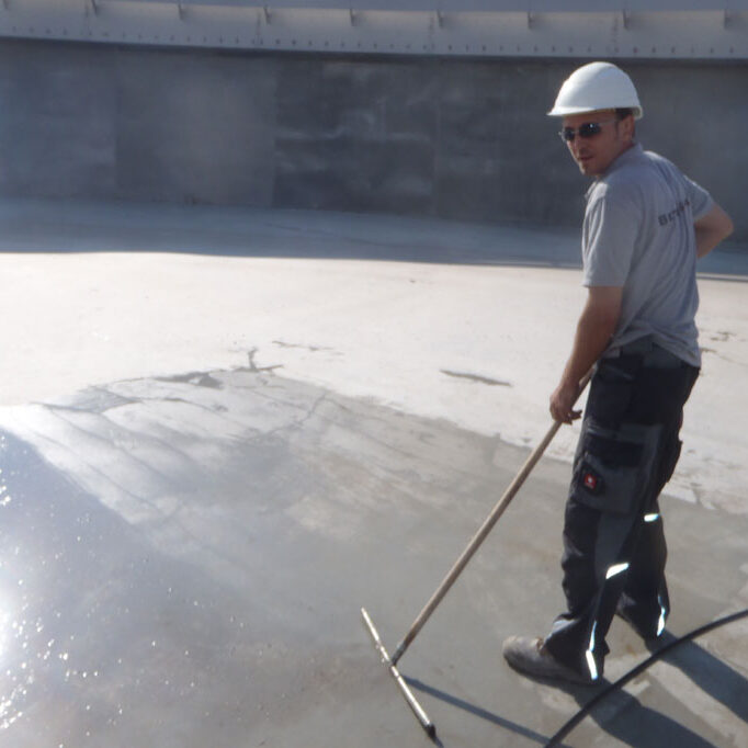 komsol innerseal Abwasser Kanal klaeranlage versiegelt Absetzbecken Abwasserkanal Wartung bearbeitung