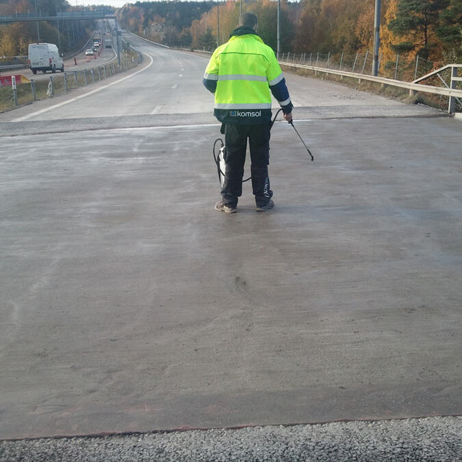 komsol innerseal sanierung versiegelung beton seitenteile sockel pfeiler Nacka-highway