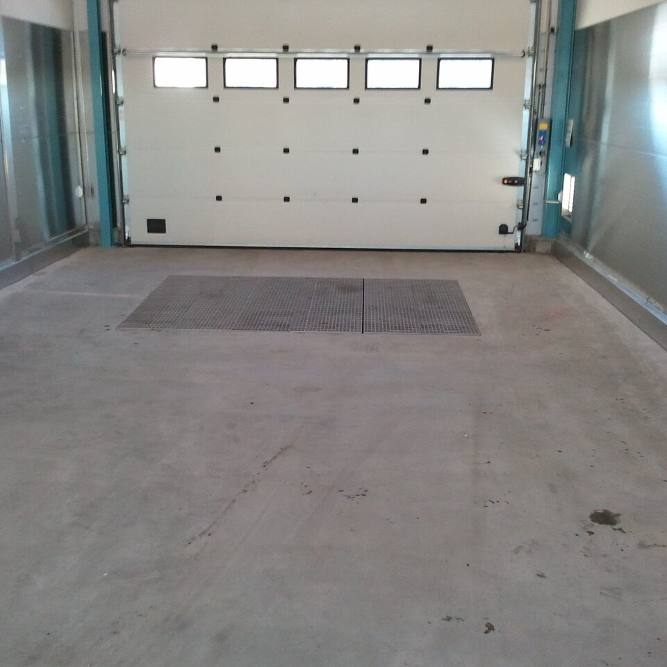 komsol-Komsol®SEAL-plus-Flughaefen-Flugzeuge-Rollwege-Parkposition-Rampe-Hallenboeden-Hangar-Enteisung-Betonplatten